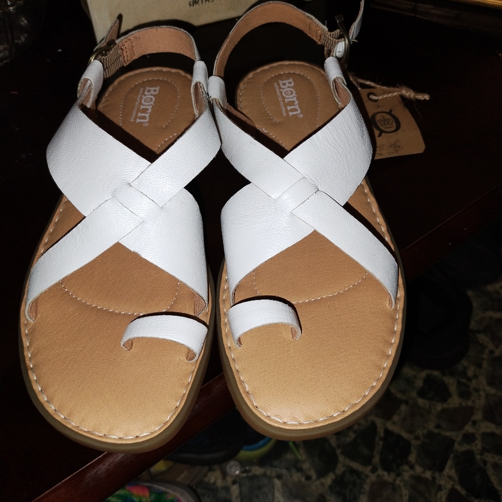 Born Inya white Leather Slingback Buckle Women's strappy Sandals Size 8M NWT OBO - Picture 2 of 9